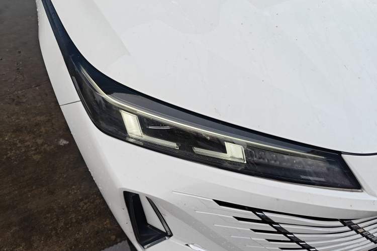 Used CHANGAN Eado 2024 1.5T GDI Automatic Flagship Edition Right Front Headlight
