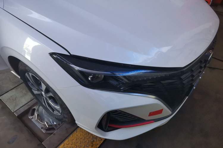 Used CHANGAN Eado 2024 PLUS Blue Whale NE 1.4T GDI DCT High-Energy Edition Right Front Headlight