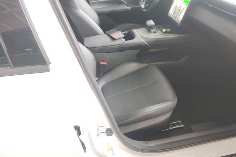 Used CHANGAN Eado 2024 1.5T GDI Automatic Prestige Edition Right Front Seat