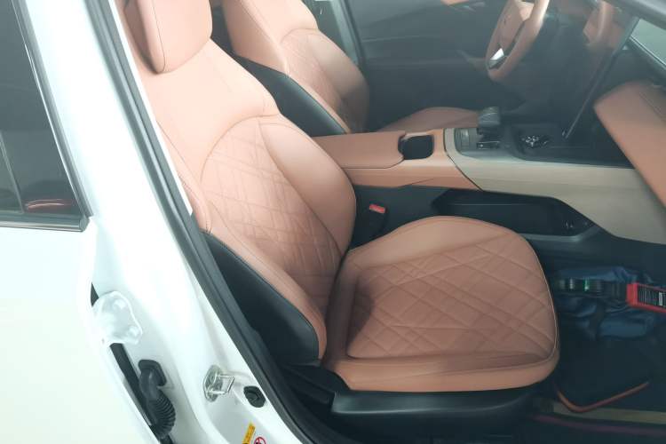 Used CHANGAN Eado 2024 1.5T GDI Automatic Flagship Edition Right Front Seat