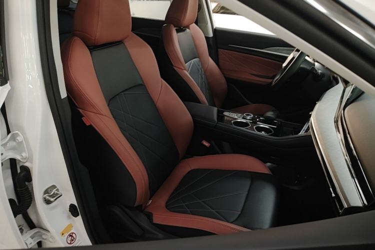 Used CHANGAN Eado 2024 PLUS Blue Whale NE 1.4T GDI DCT High-Energy Edition Right Front Seat