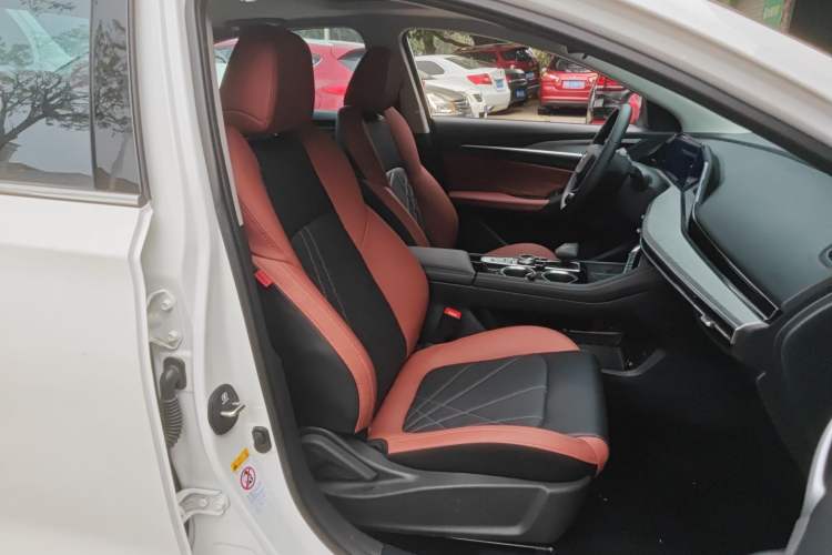 Used CHANGAN Eado 2024 PLUS Blue Whale NE 1.4T GDI DCT High-Energy Edition Right Front Seat