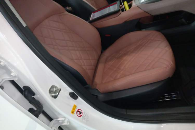Used CHANGAN Eado 2024 1.5T GDI Automatic Flagship Edition Right Front Seat
