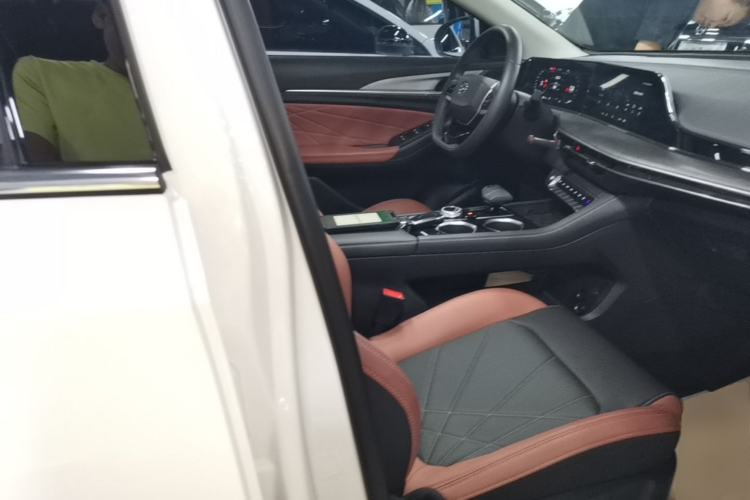 Used CHANGAN Eado 2024 PLUS Blue Whale NE 1.4T GDI DCT High-Energy Edition Right Front Seat