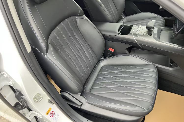 Used CHANGAN Eado 2024 1.5T GDI Automatic Flagship Edition Right Front Seat