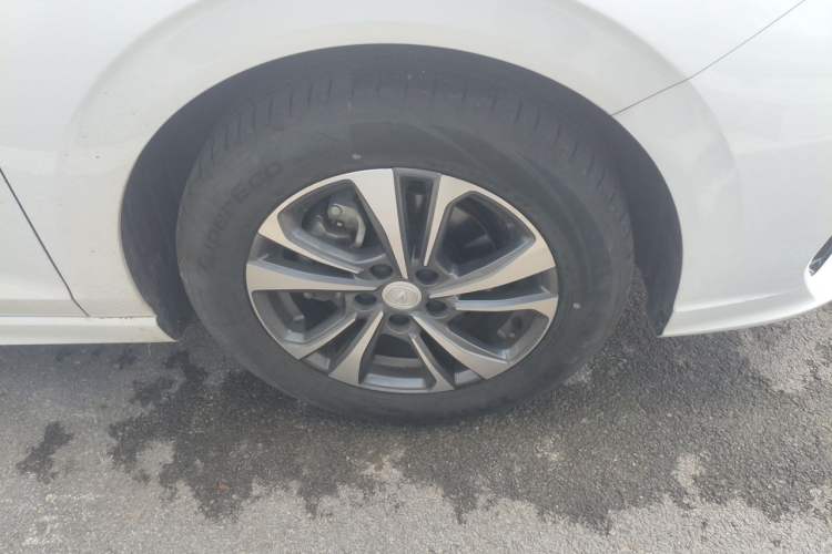 Used CHANGAN Eado 2024 PLUS Blue Whale NE 1.4T GDI DCT High-Energy Edition Right Front Wheel Hub