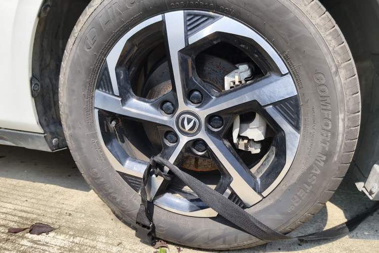 Used CHANGAN Eado 2024 1.5T GDI Automatic Enjoyment Edition Right Front Wheel Hub