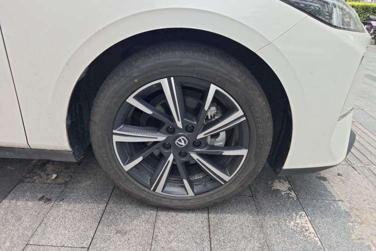 Used CHANGAN Eado 2024 1.5T GDI Automatic Flagship Edition Right Front Wheel Hub