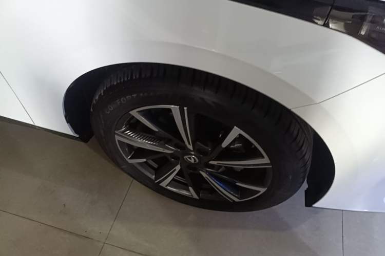 Used CHANGAN Eado 2024 1.5T GDI Automatic Flagship Edition Right Front Wheel Hub