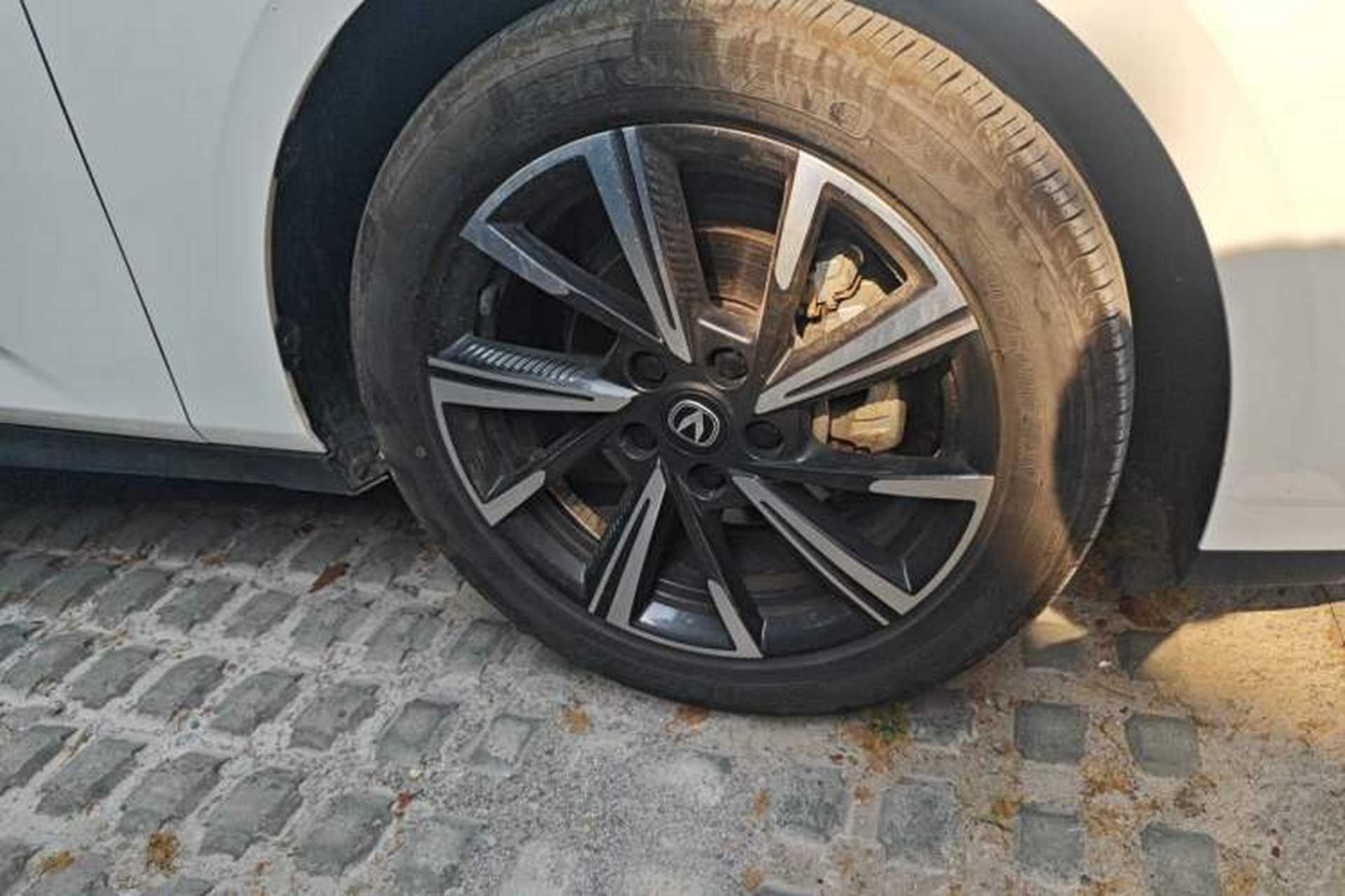 Used CHANGAN Eado 2024 1.5T GDI Automatic Prestige Edition Right Front Wheel Hub