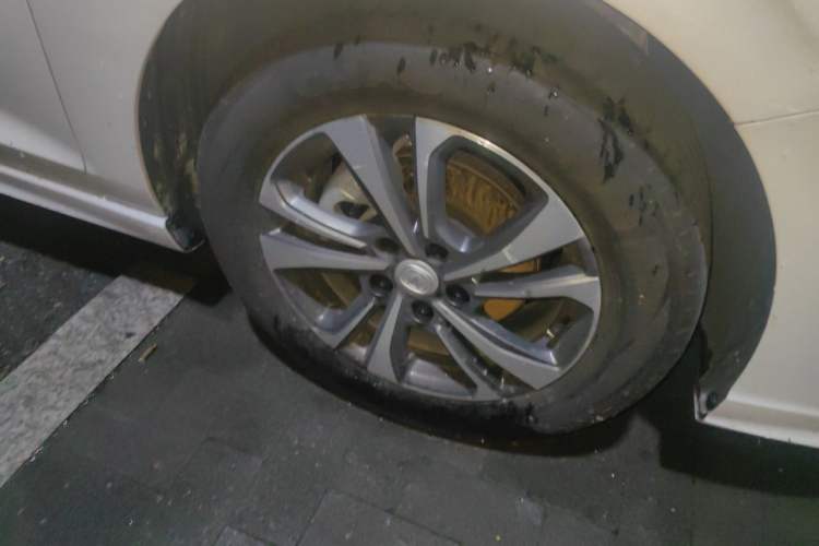 Used CHANGAN Eado 2024 PLUS Blue Whale NE 1.4T GDI DCT High-Energy Edition Right Front Wheel Hub