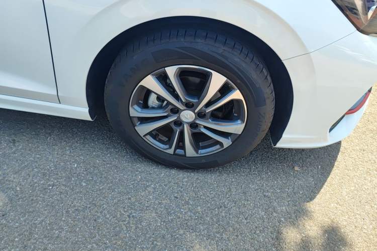 Used CHANGAN Eado 2024 PLUS Blue Whale NE 1.4T GDI DCT High-Energy Edition Right Front Wheel Hub
