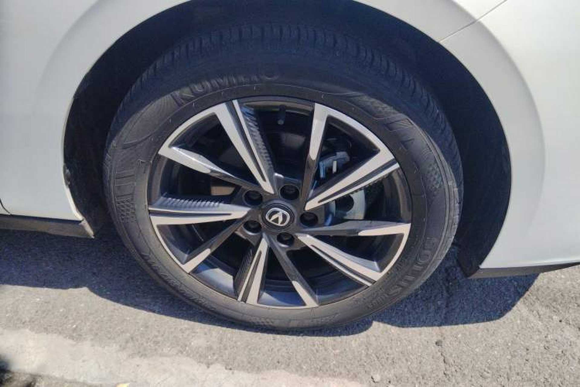 Used CHANGAN Eado 2024 1.5T GDI Automatic Prestige Edition Right Front Wheel Hub