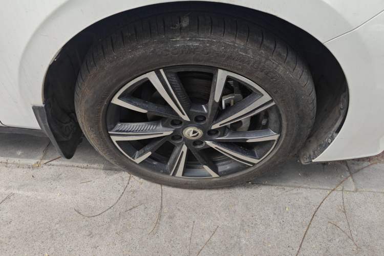 Used CHANGAN Eado 2024 1.5T GDI Automatic Prestige Edition Right Front Wheel Hub