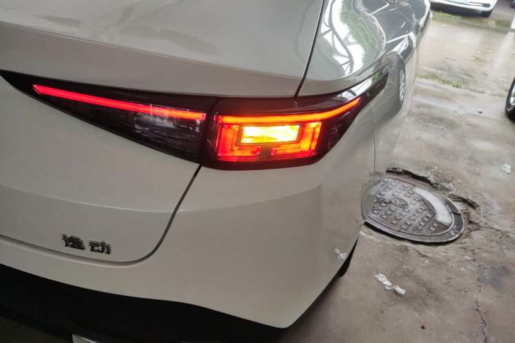 Used CHANGAN Eado 2024 1.5T GDI Automatic Prestige Edition Right Rear Taillight