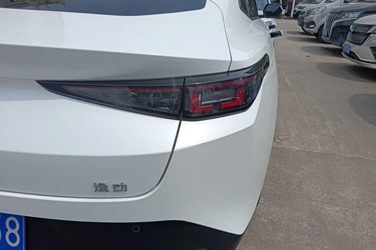 Used CHANGAN Eado 2024 1.5T GDI Automatic Prestige Edition Right Rear Taillight