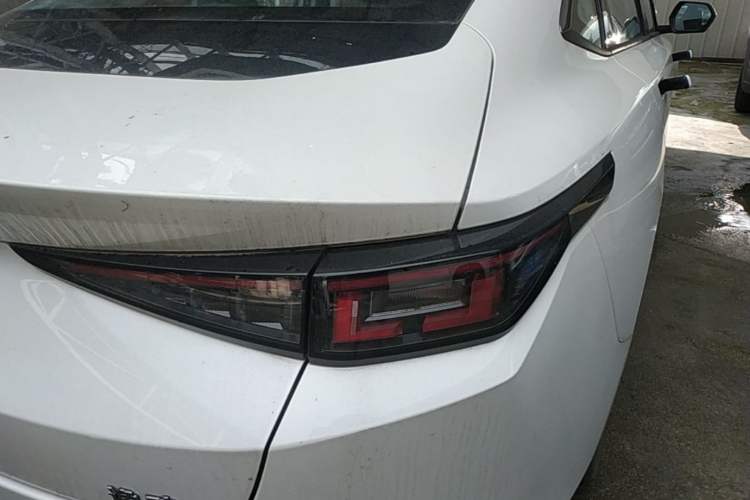 Used CHANGAN Eado 2024 1.5T GDI Automatic Prestige Edition Right Rear Taillight
