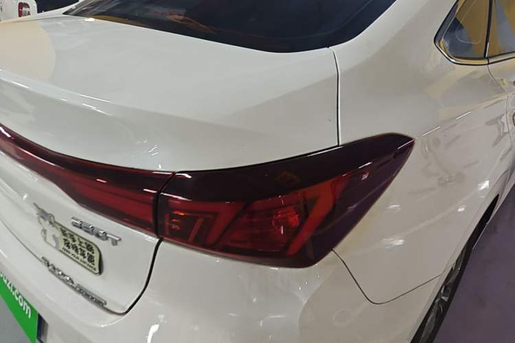 Used CHANGAN Eado 2024 PLUS Blue Whale NE 1.4T GDI DCT High-Energy Edition Right Rear Taillight