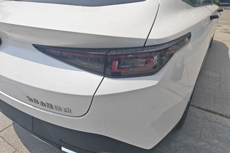 Used CHANGAN Eado 2024 1.5T GDI Automatic Flagship Edition Right Rear Taillight