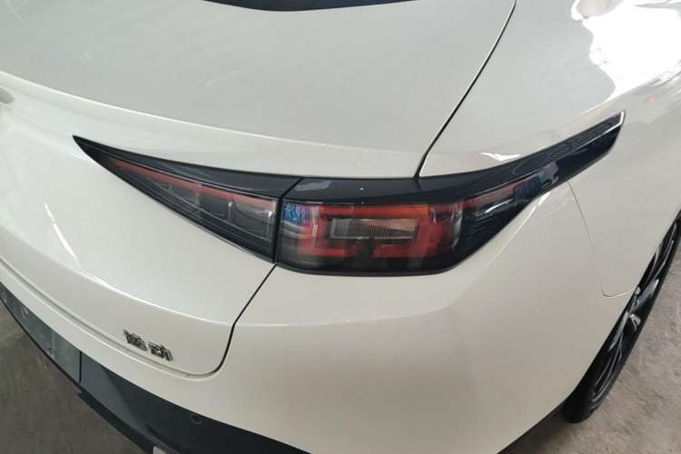 Used CHANGAN Eado 2024 1.5T GDI Automatic Prestige Edition Right Rear Taillight