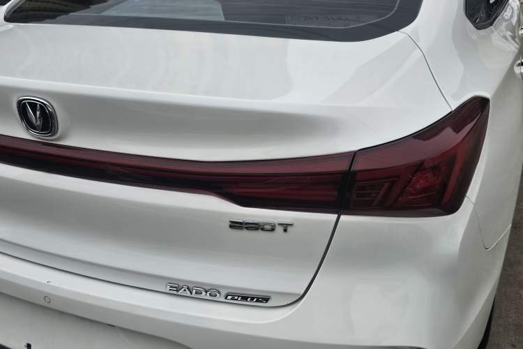 Used CHANGAN Eado 2024 PLUS Blue Whale NE 1.4T GDI DCT High-Energy Edition Right Rear Taillight