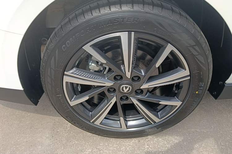Used CHANGAN Eado 2024 1.5T GDI Automatic Prestige Edition Right Rear Wheel Hub
