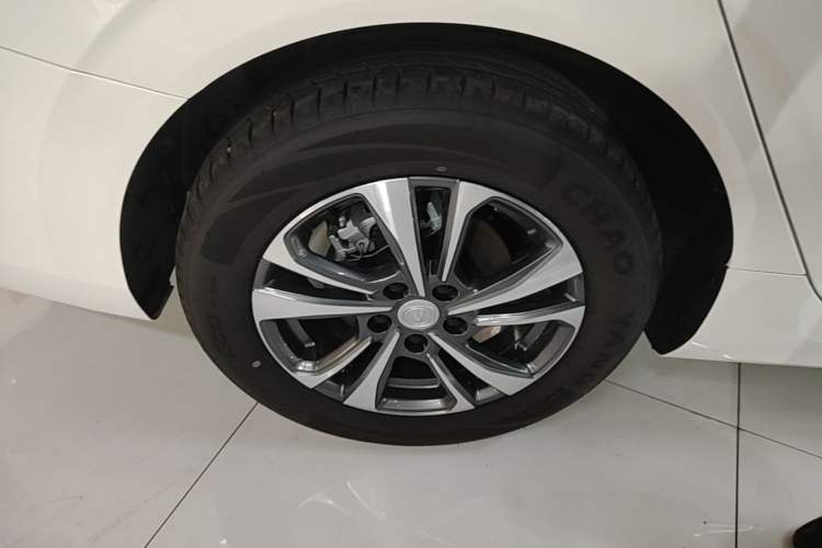 Used CHANGAN Eado 2024 PLUS Blue Whale NE 1.4T GDI DCT High-Energy Edition Right Rear Wheel Hub