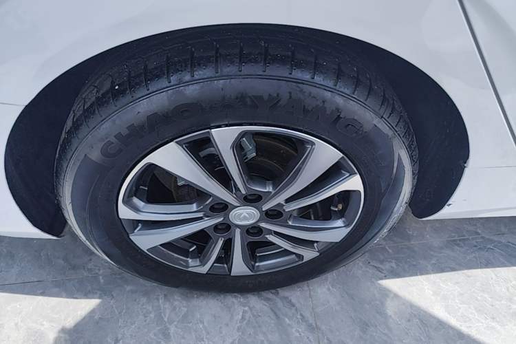 Used CHANGAN Eado 2024 PLUS Blue Whale NE 1.4T GDI DCT High-Energy Edition Right Rear Wheel Hub
