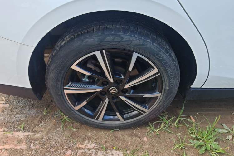 Used CHANGAN Eado 2024 1.5T GDI Automatic Prestige Edition Right Rear Wheel Hub