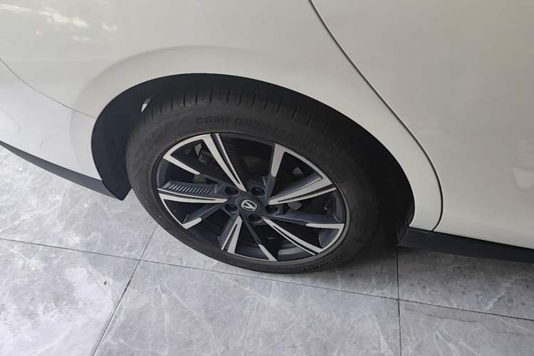 Used CHANGAN Eado 2024 1.5T GDI Automatic Prestige Edition Right Rear Wheel Hub