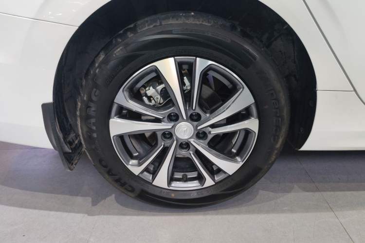 Used CHANGAN Eado 2024 PLUS Blue Whale NE 1.4T GDI DCT High-Energy Edition Right Rear Wheel Hub