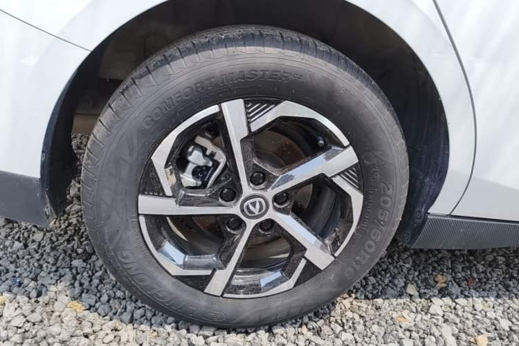 Used CHANGAN Eado 2024 1.5T GDI Automatic Enjoyment Edition Right Rear Wheel Hub