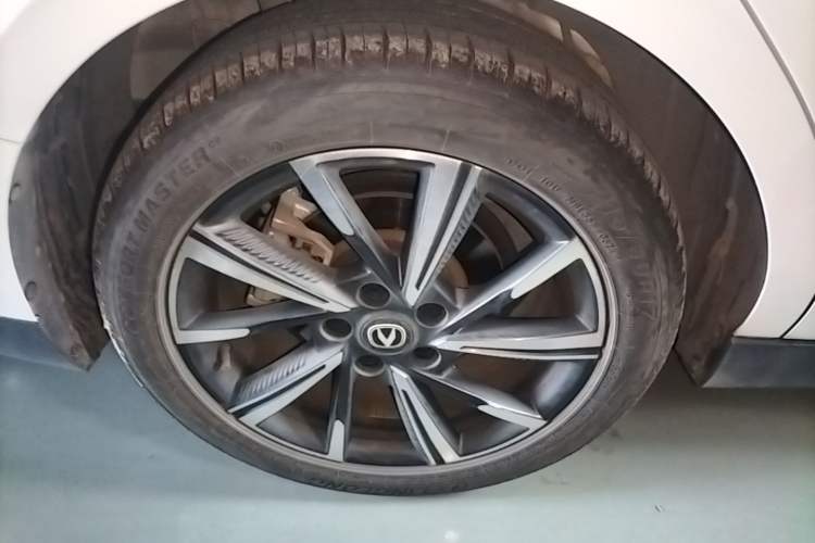 Used CHANGAN Eado 2024 1.5T GDI Automatic Flagship Edition Right Rear Wheel Hub