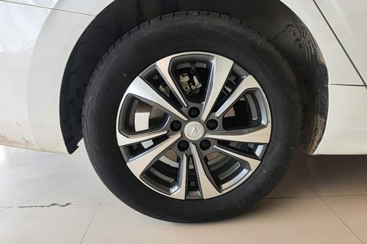 Used CHANGAN Eado 2024 PLUS Blue Whale NE 1.4T GDI DCT High-Energy Edition Right Rear Wheel Hub