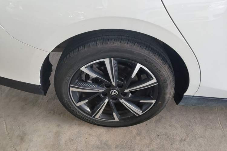 Used CHANGAN Eado 2024 1.5T GDI Automatic Prestige Edition Right Rear Wheel Hub