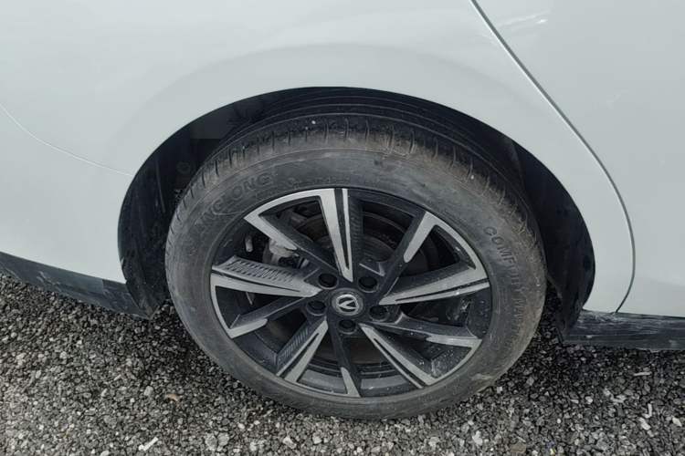 Used CHANGAN Eado 2024 1.5T GDI Automatic Flagship Edition Right Rear Wheel Hub