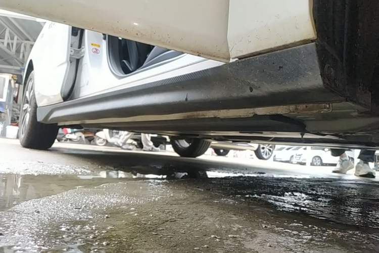 Used CHANGAN Eado 2024 1.5T GDI Automatic Prestige Edition Right Side Sill