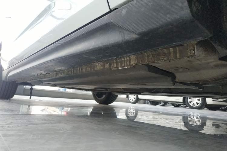 Used CHANGAN Eado 2024 1.5T GDI Automatic Prestige Edition Right Side Sill