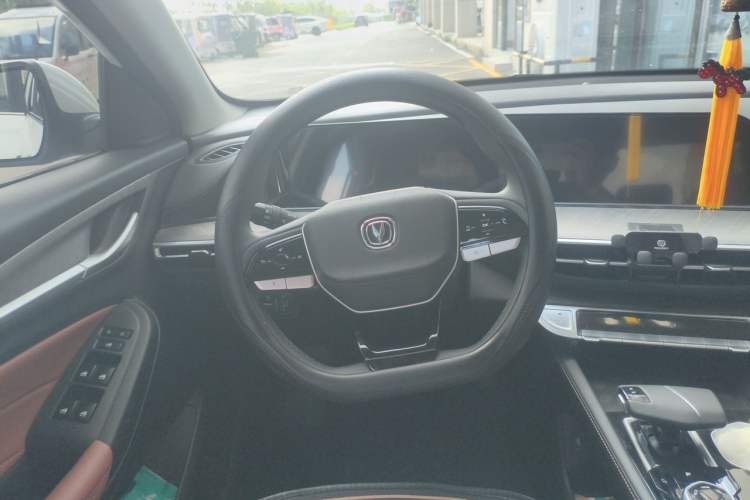 Used CHANGAN Eado 2024 PLUS Blue Whale NE 1.4T GDI DCT High-Energy Edition Steering Wheel