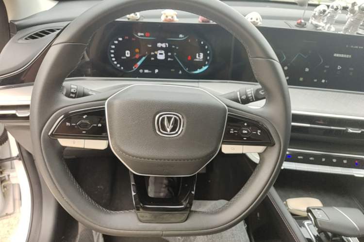 Used CHANGAN Eado 2024 PLUS Blue Whale NE 1.4T GDI DCT High-Energy Edition Steering Wheel