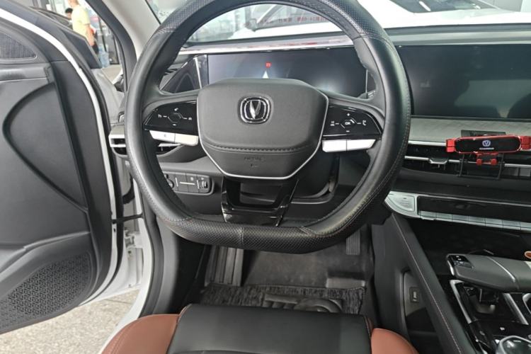 Used CHANGAN Eado 2024 PLUS Blue Whale NE 1.4T GDI DCT High-Energy Edition Steering Wheel