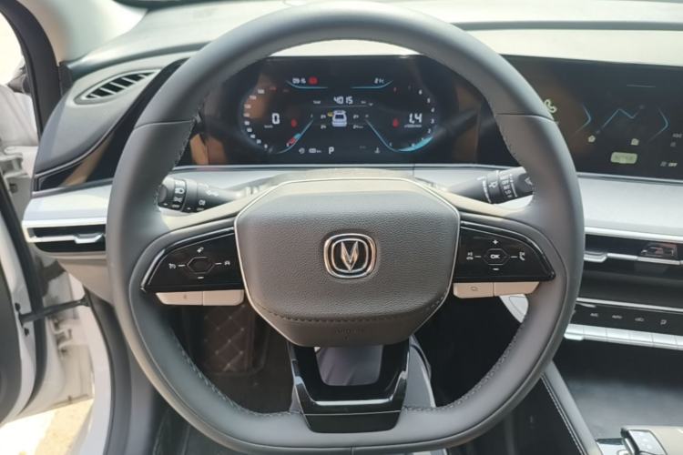 Used CHANGAN Eado 2024 PLUS Blue Whale NE 1.4T GDI DCT High-Energy Edition Steering Wheel