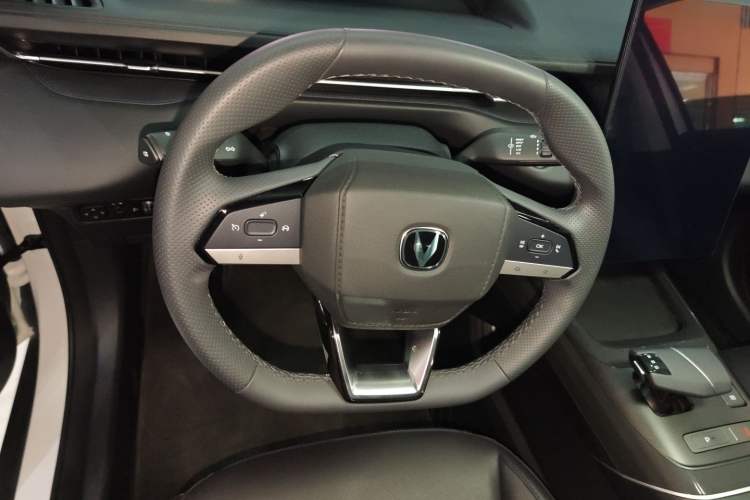 Used CHANGAN Eado 2024 1.5T GDI Automatic Prestige Edition Steering Wheel