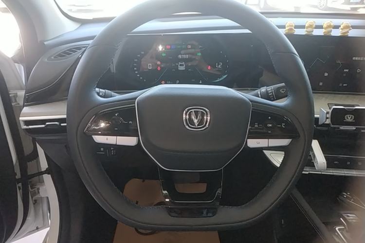 Used CHANGAN Eado 2024 PLUS Blue Whale NE 1.4T GDI DCT High-Energy Edition Steering Wheel