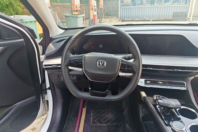Used CHANGAN Eado 2024 PLUS Blue Whale NE 1.4T GDI DCT High-Energy Edition Steering Wheel