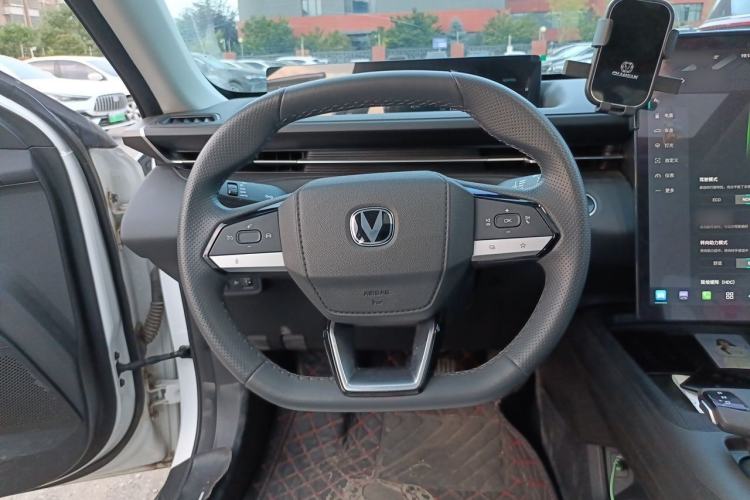 Used CHANGAN Eado 2024 1.5T GDI Automatic Prestige Edition Steering Wheel