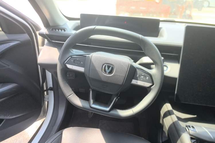 Used CHANGAN Eado 2024 1.5T GDI Automatic Enjoyment Edition Steering Wheel