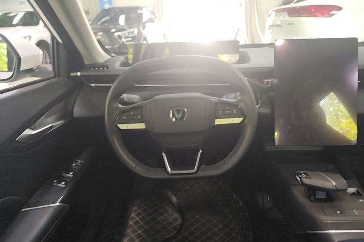 Used CHANGAN Eado 2024 1.5T GDI Automatic Prestige Edition Steering Wheel