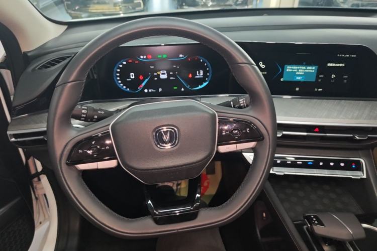 Used CHANGAN Eado 2024 PLUS Blue Whale NE 1.4T GDI DCT High-Energy Edition Steering Wheel