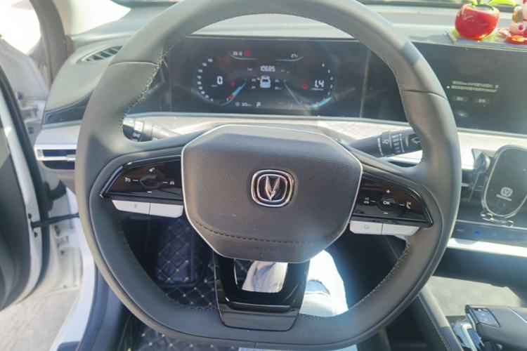 Used CHANGAN Eado 2024 PLUS Blue Whale NE 1.4T GDI DCT High-Energy Edition Steering Wheel